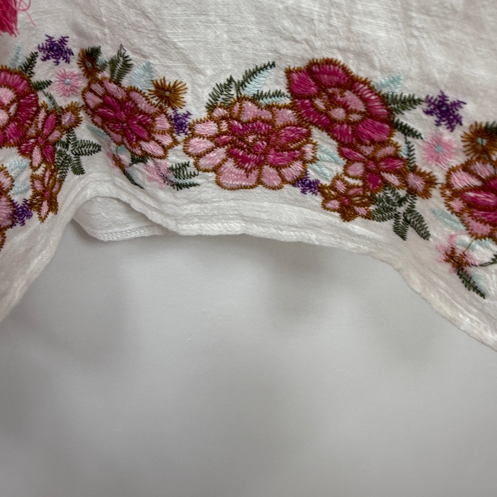 Floral Embroidered White Tunic Top, NWOT, no brand. 100 percent cotton. - Picture 5 of 5